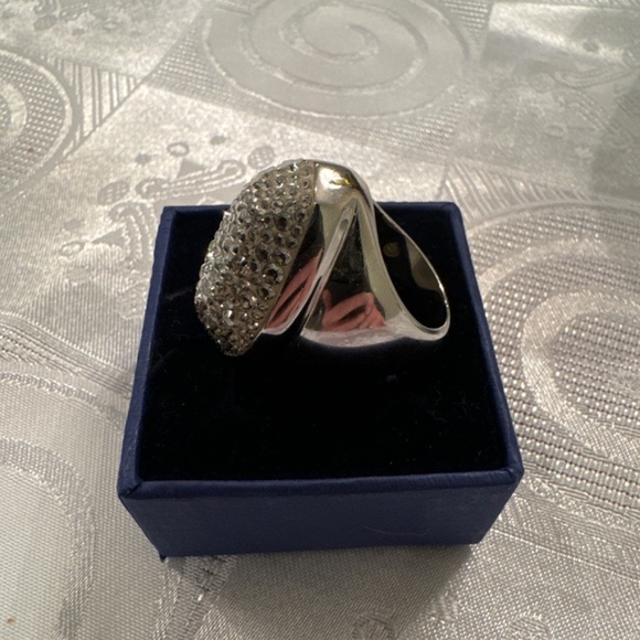 Ring - Picture 3 of 3